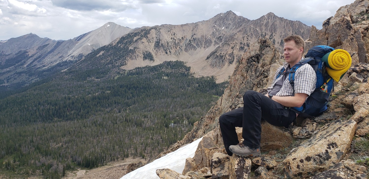 Travel photo: a break on a mountain trail